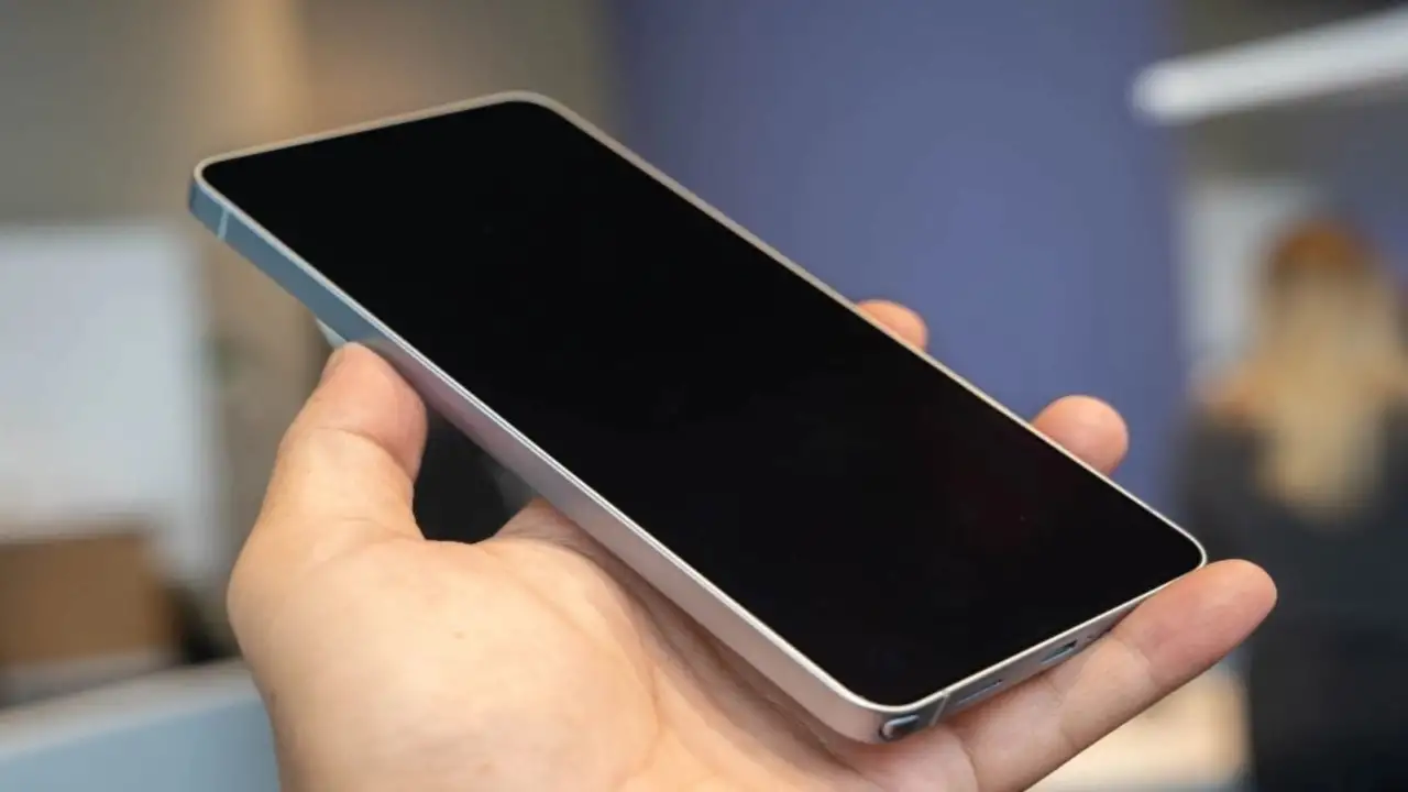 سامسونج تزود هاتف جالاكسي إس 26 ألترا بشاشة خصوصية تمنع التجسس الرقمي